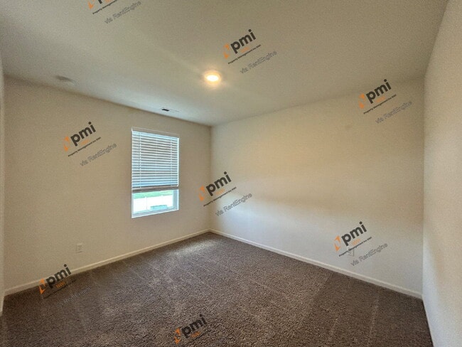 Building Photo - 10334 Morse Pl