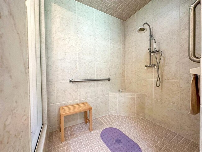 Building Photo - 6425 NW 202nd Pl