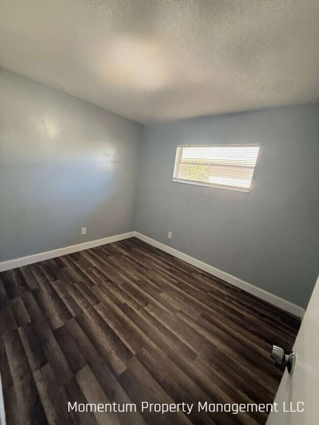 Building Photo - 9406 N Mulberry St