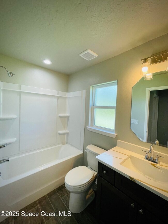 Building Photo - 1101 San Filippo Dr SE