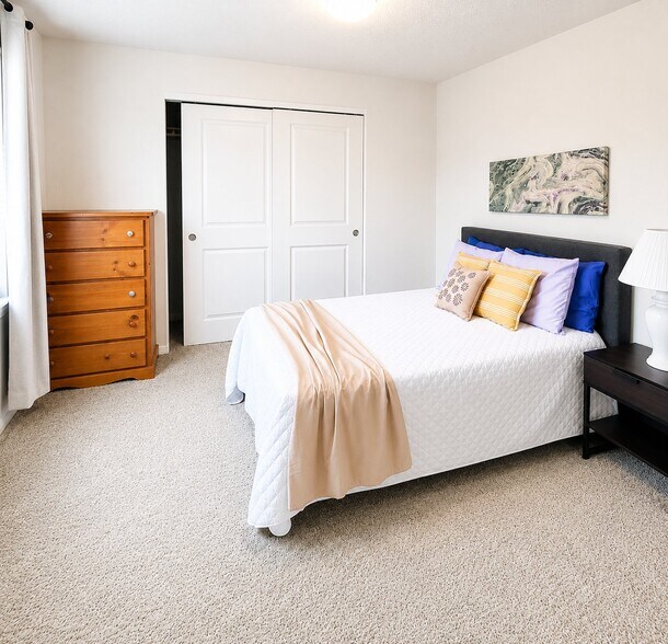 Building Photo - 8295 Diamond Point Cir NE