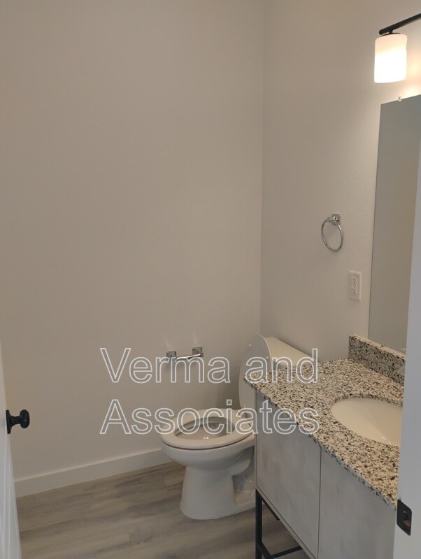 Building Photo - 841 Ventnor Ave