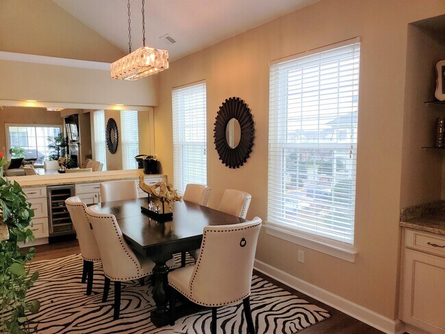 Building Photo - 3236 Silver Sands Cir