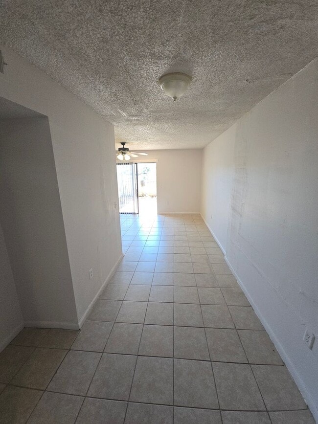 Building Photo - 2-Bedroom, 2-Bathroom Condo in Land O' Lakes