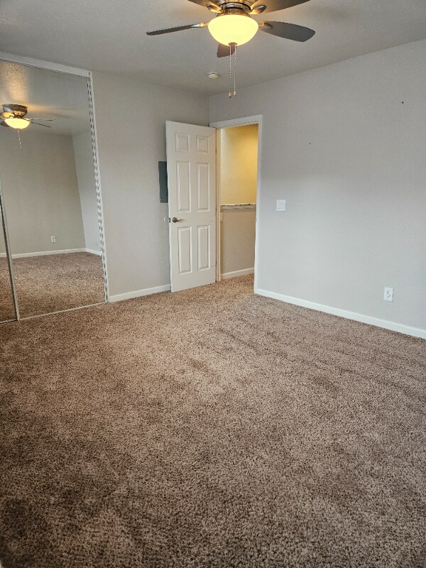 Building Photo - 1022 E 5th St