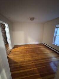 Building Photo - 1bed apartment in Watertown available in 9/1