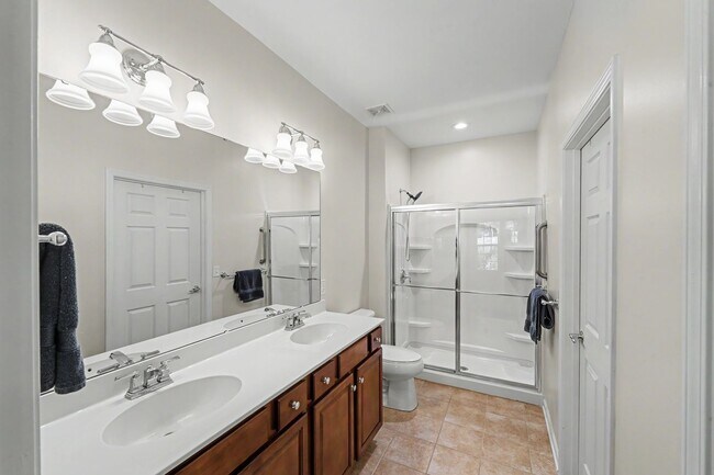 Building Photo - Beautiful 2BR Home in Sun City Carolina Lakes 55+ Community