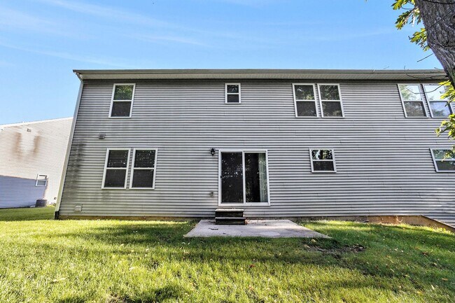 Building Photo - Outstanding 4 Bedroom Home with Great Schools!