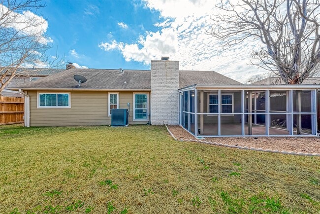 Building Photo - 13322 Pantano Dr