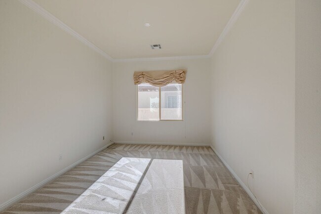 Building Photo - Beautiful 4Bd, 4Bth home in Guard Gated Community near Tivoli Village.