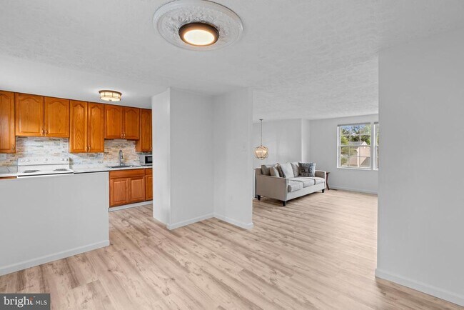 Building Photo - 3500 Manis Rd