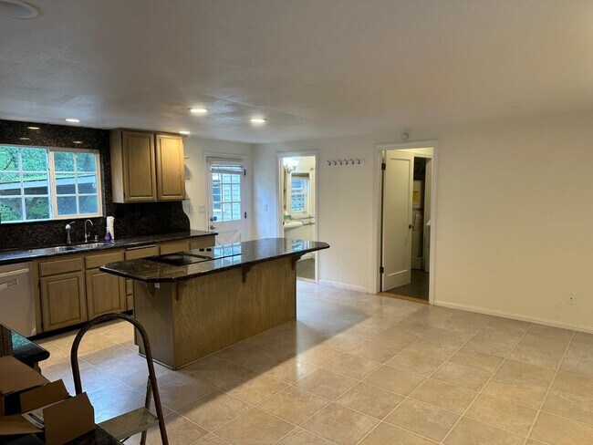 Building Photo - 16220 Greenwood Rd