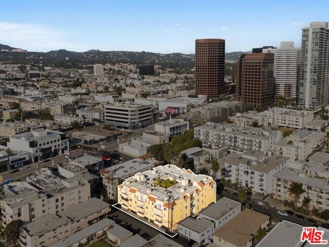 Building Photo - 1225 Armacost Ave