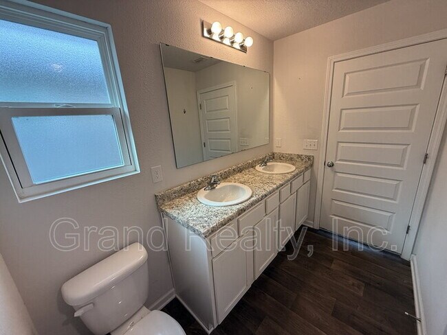 Building Photo - 5638 Tristan Ct