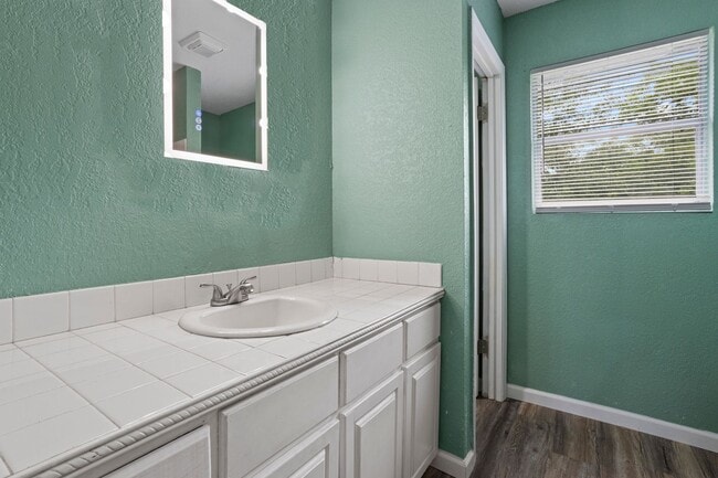 Building Photo - Beautiful home in Moss Point