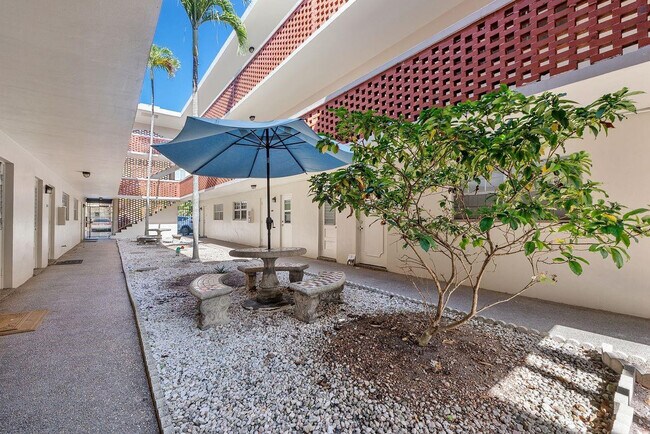 Building Photo - 2301 NE 14th Street Causeway