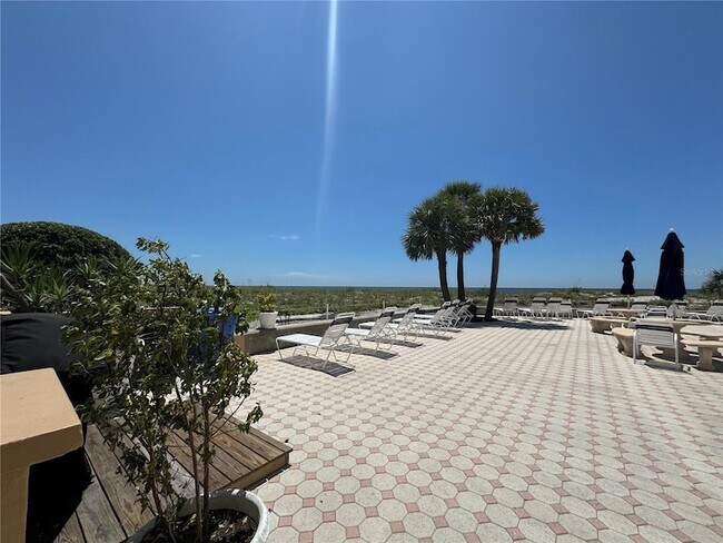 Building Photo - 1255 Tarpon Center Dr