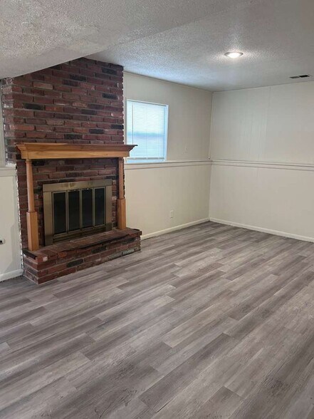 Building Photo - 10705 W 90th Terrace