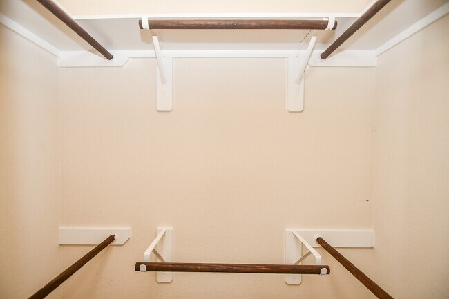 Building Photo - 2135 Waterford Park St