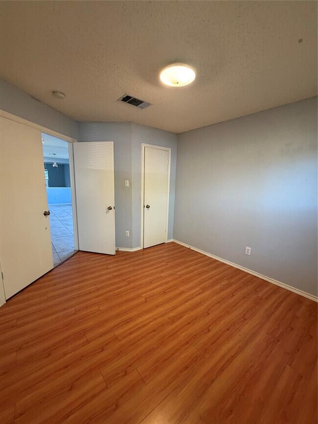 Building Photo - 3207 Settlement Dr