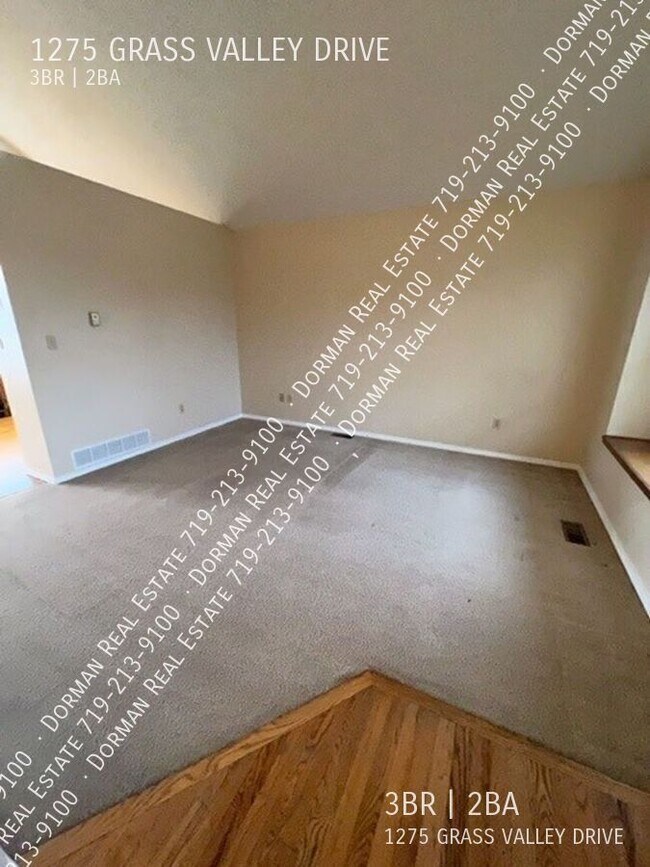 Building Photo - 1275 Grass Valley Dr