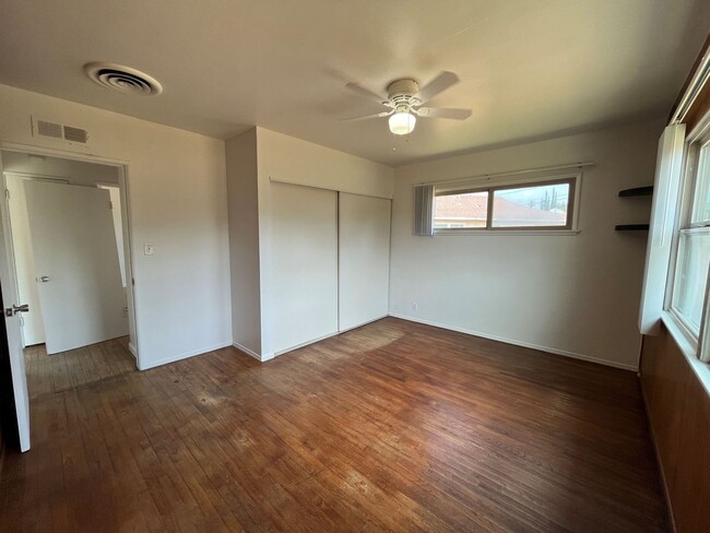 Building Photo - Winnetka 3+2 on cul-de-sac w/spacious back...