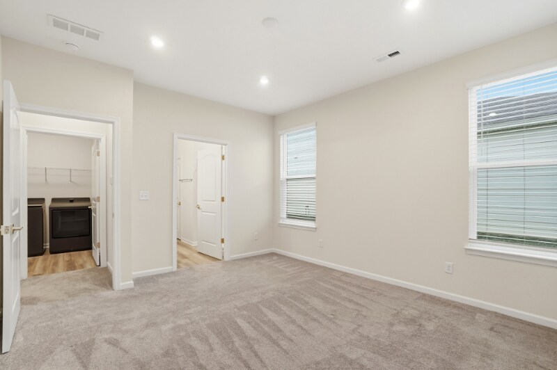 Building Photo - 1242 Fairstone Dr