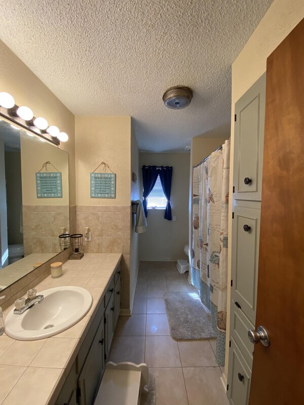 Building Photo - 5510 Greentree Ave