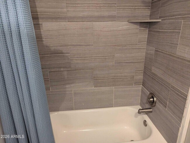 Building Photo - 717 E Granada Dr