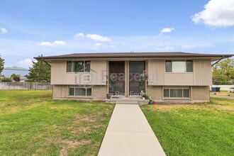 Building Photo - 1464 Brooklane Cir S