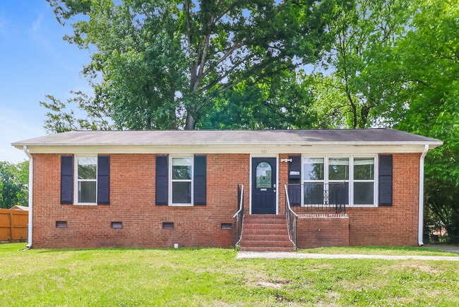 Building Photo - 511 Derrydowne Dr