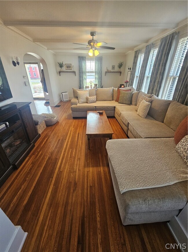 Building Photo - 204 S Broad St