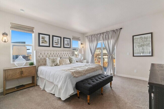 Building Photo - 6801 Warren Dr