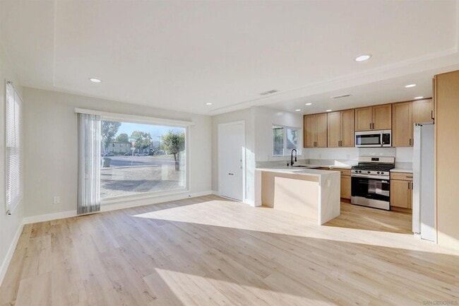 Building Photo - 503 Prescott Ave