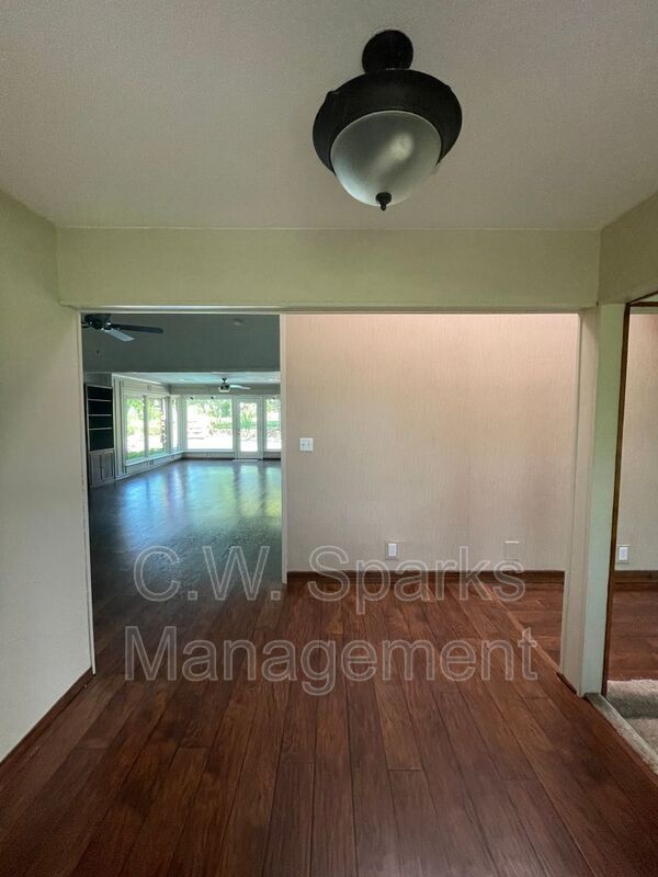 Building Photo - 3494 N Stodghill Rd