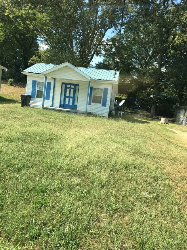 Building Photo - 904 Drive D