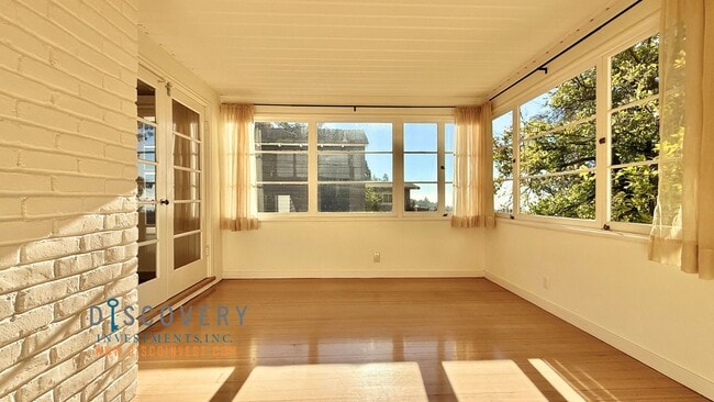 Building Photo - Mid-Century Montclair 3+ Bedroom with Filtered San Francisco Bay Views!