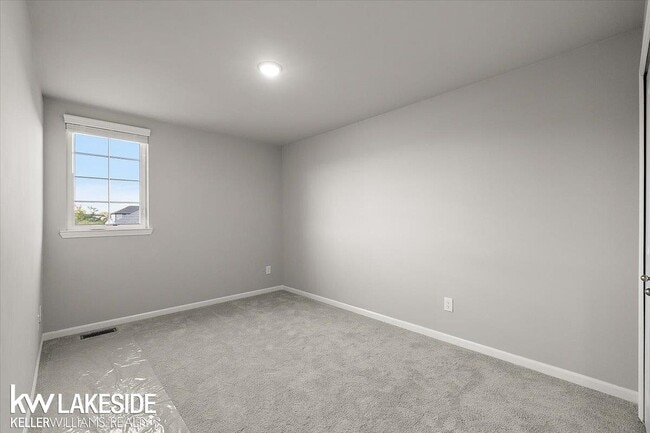 Building Photo - 28132 Delano Dr