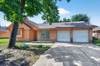 Building Photo - 5010 Shilo Dr