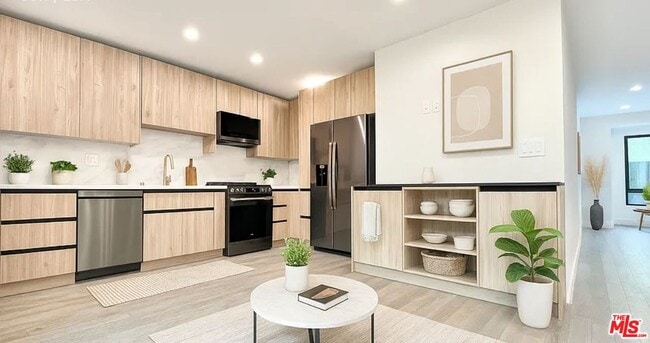 Building Photo - 1444 S Crescent Heights Blvd