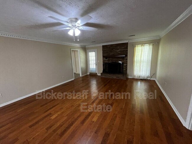 Building Photo - 6608 Highridge Dr
