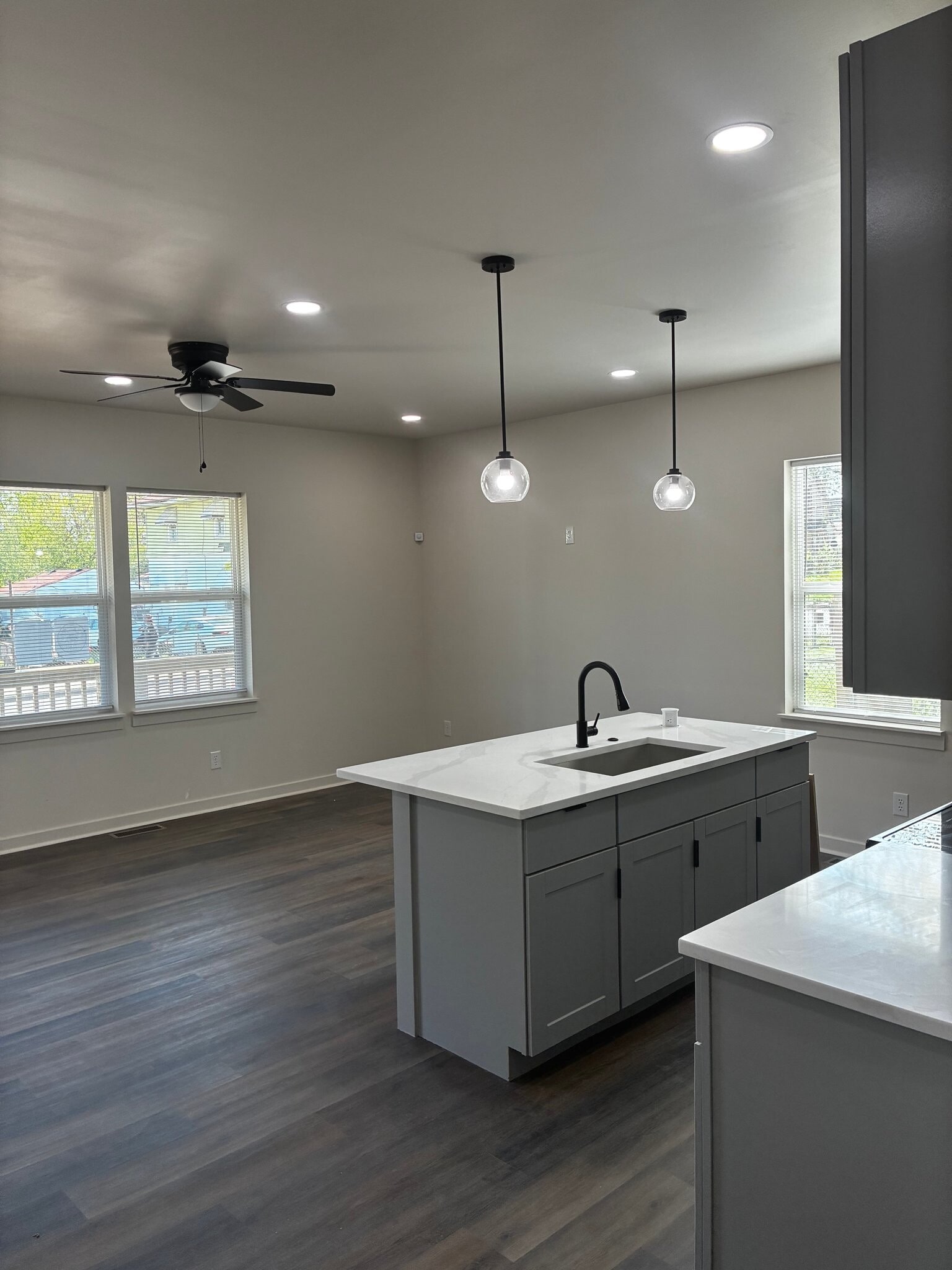 Building Photo - 824 W 29th St