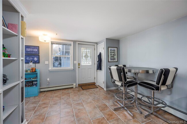 Building Photo - 4 Woodbine Dr