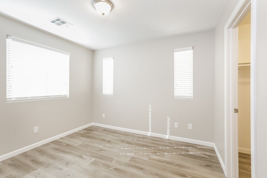 Building Photo - 7708 Twirling Yarn Ct