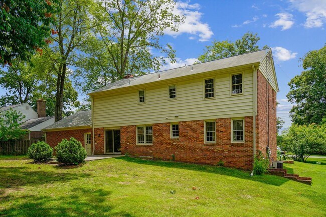 Building Photo - 11200 Powder Horn Dr