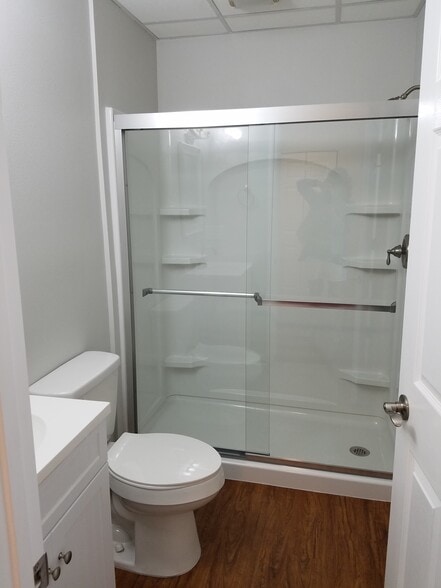 Building Photo - 115 E 4th Ave