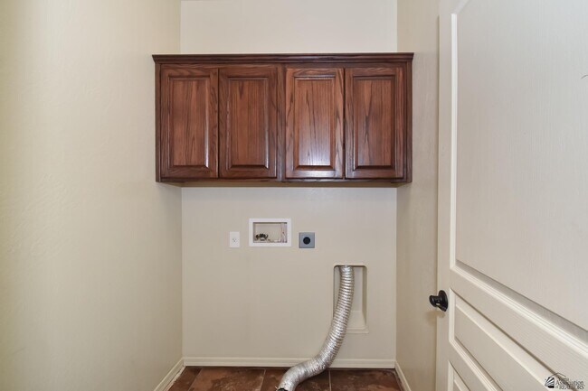 Building Photo - 2523 S 41st Ave