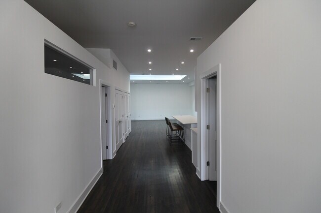 Building Photo - 1474 N Milwaukee Ave
