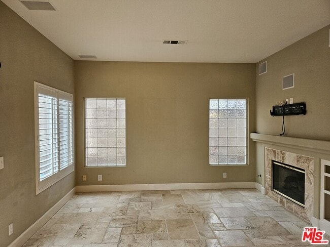 Building Photo - 1157 E Moreno Way