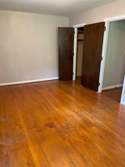 Bedroom - 40 Pleasant Ridge Ave